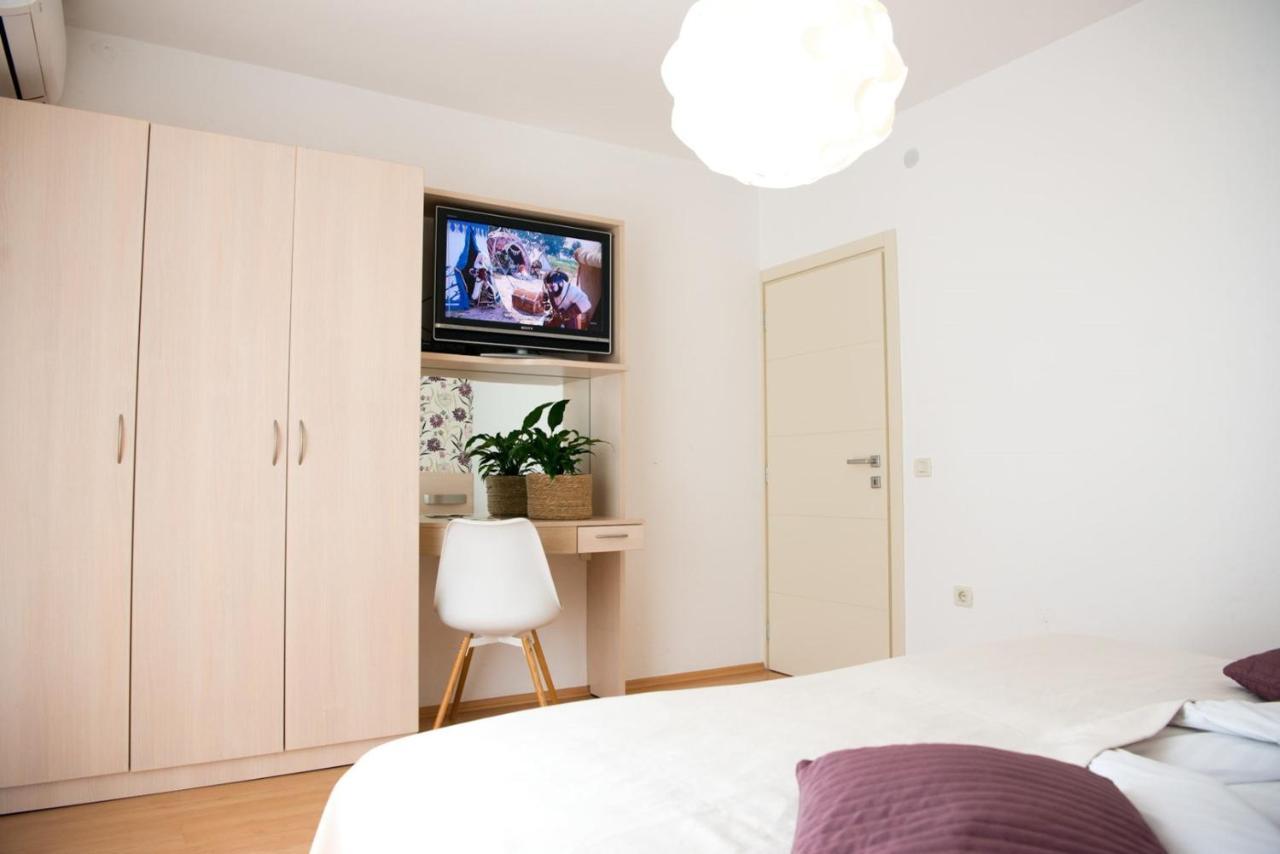 Apartments Sandra Porec Exterior photo