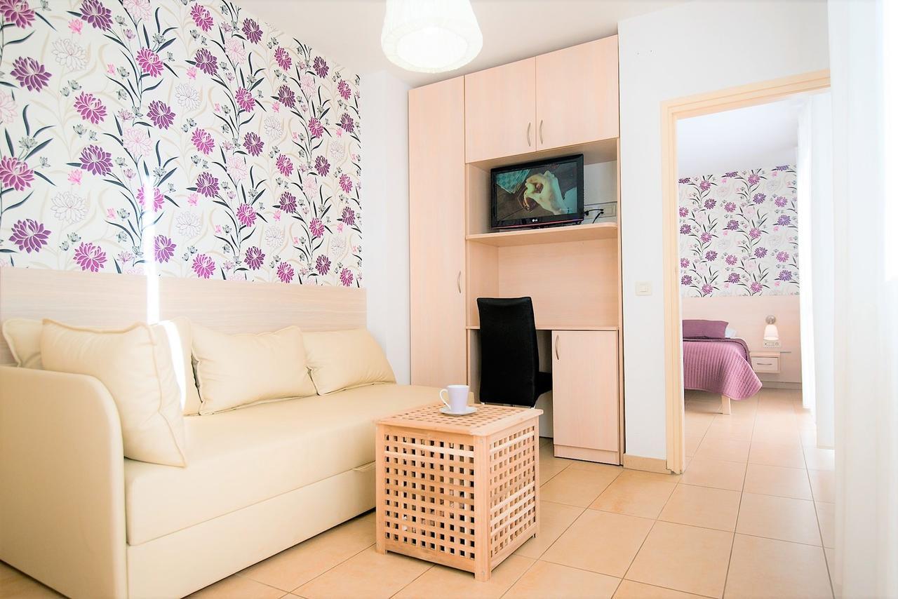 Apartments Sandra Porec Exterior photo