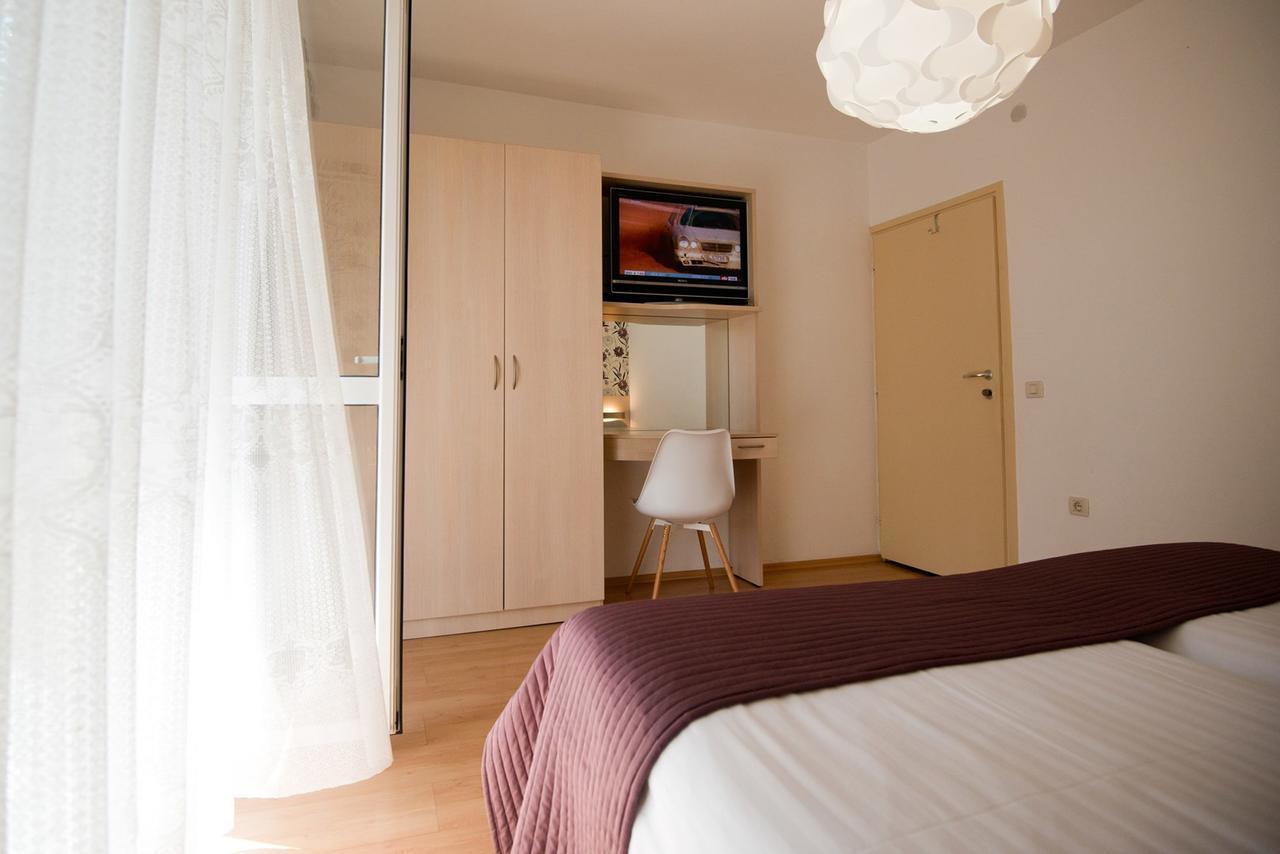Apartments Sandra Porec Exterior photo